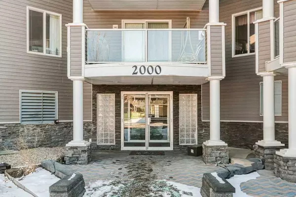 2201 Tuscarora MNR Northwest #2201, Calgary, AB T3L 2J9