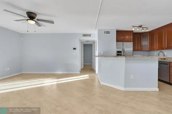 Miami Lakes, FL 33014,7145 Miami Lakes Dr #R23