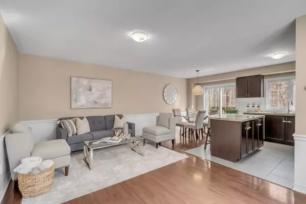 Oakville, ON L6L 0C5,233 Duskywing WAY #35