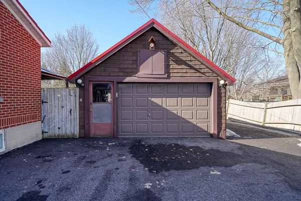 Tillsonburg, ON N4G 3S4,369 Broadway ST