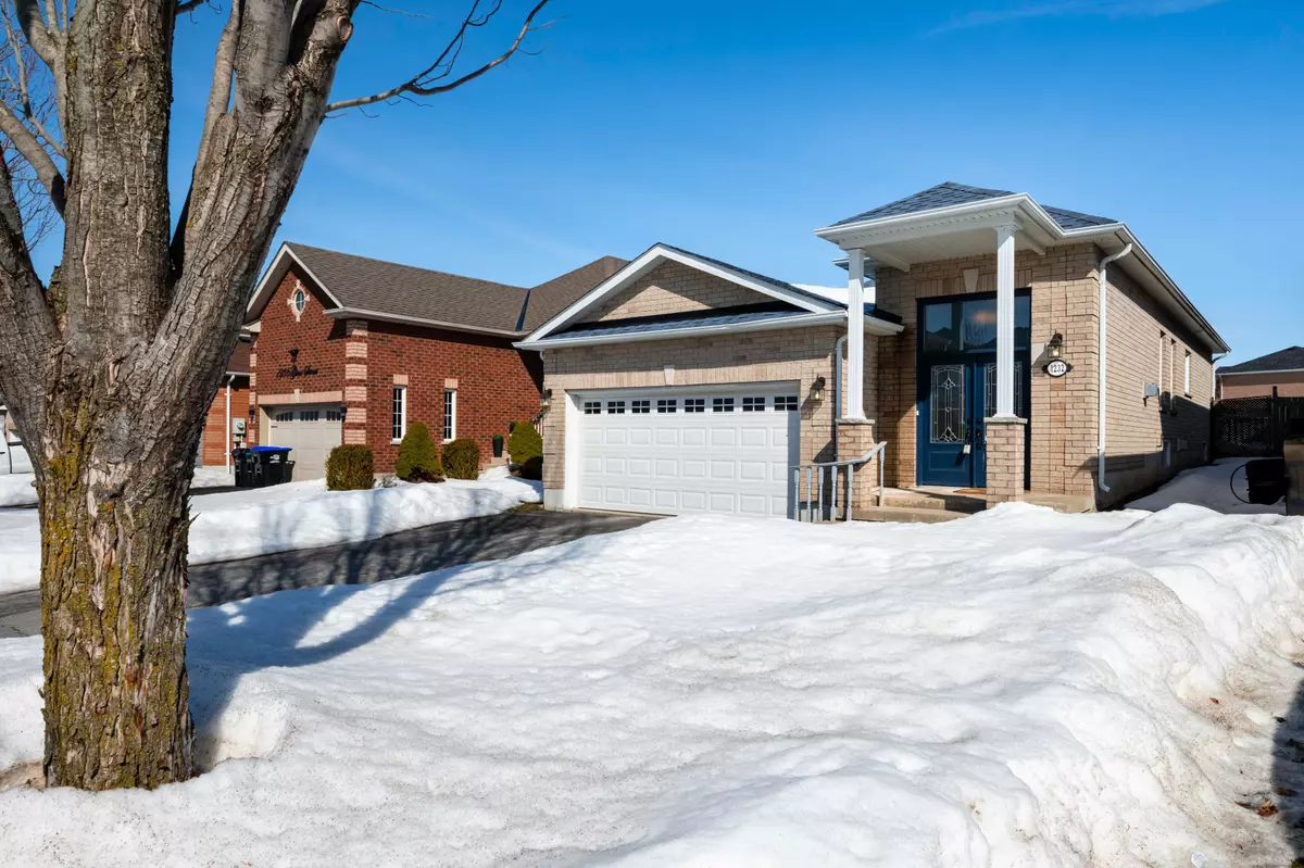 Innisfil, ON L9S 4Z2,1232 Gina ST