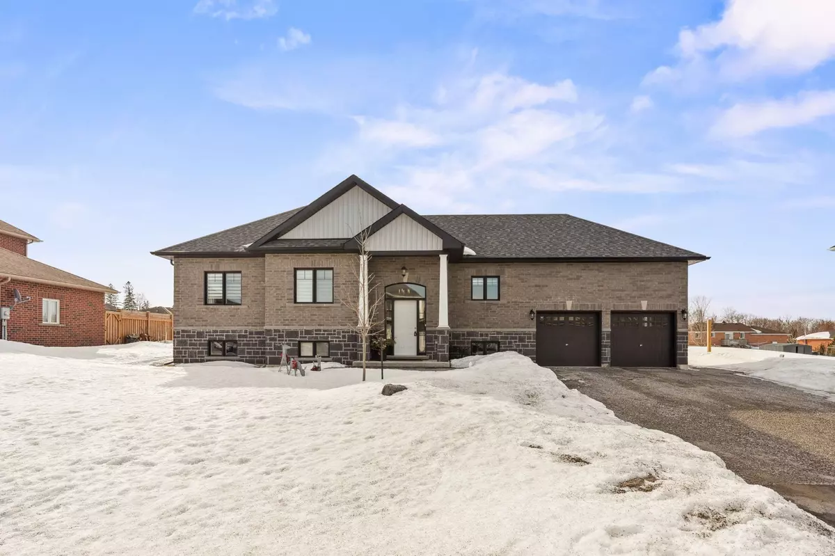 Kawartha Lakes, ON K0M 2T0,17 Mccrae CRES