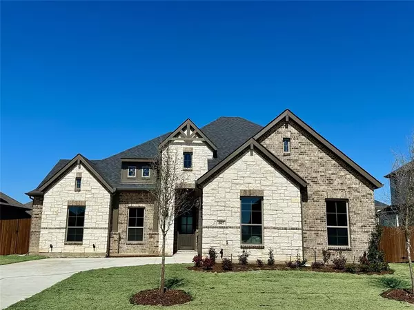 805 Monza Drive, Midlothian, TX 76065