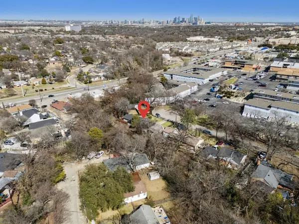 Dallas, TX 75211,445 N Cavender Street