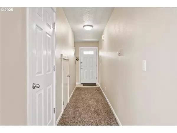 Salem, OR 97305,4135 GERANIUM LOOP