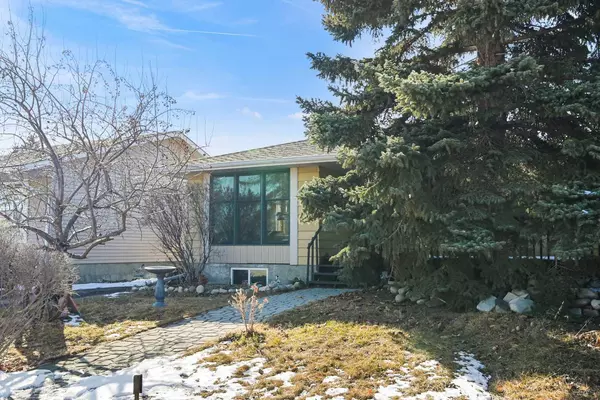 Calgary, AB T3B 4R7,119 Bow Green CRES Northwest