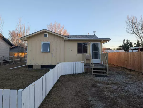 224 Armstrong ST, Carmangay, AB T0L 0N0