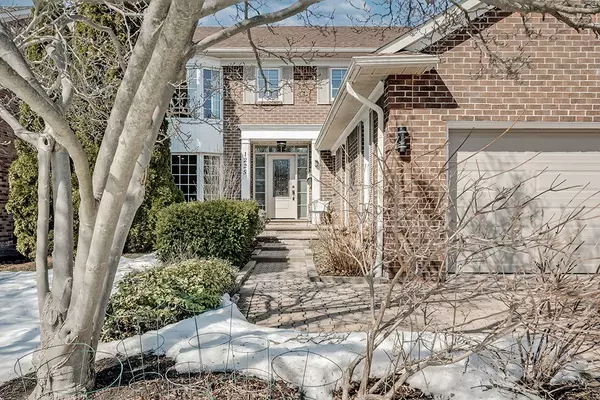 Oakville, ON L6M 1A5,1225 Old Post DR