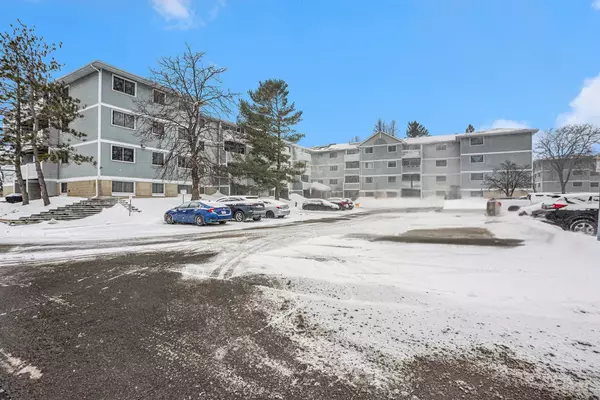 214 Viewmount DR #306, Cityview - Parkwoods Hills - Rideau Shore, ON K2E 7X3