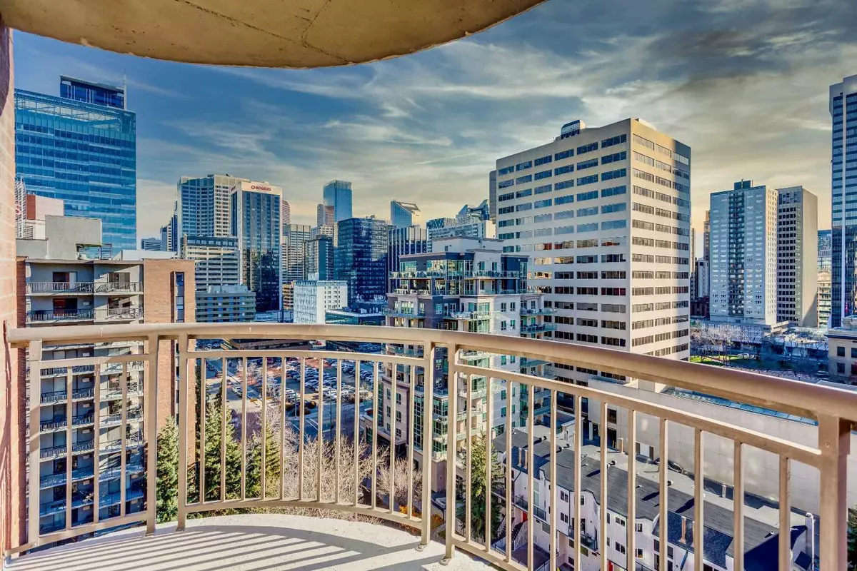 Calgary, AB T2P 0G7,738 3 AVE SW #1401