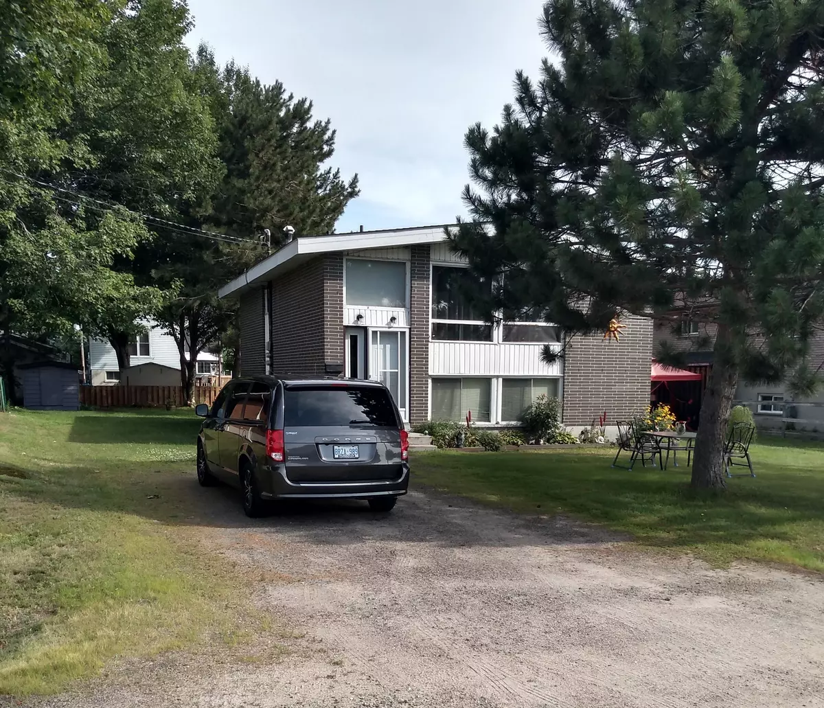 North Bay, ON P1A 1M4,9 Milford CRES