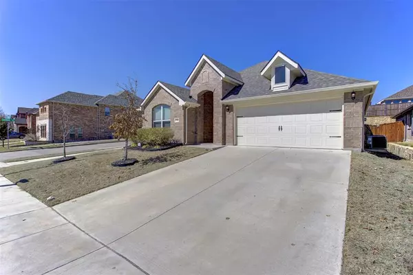 11880 Carlin Drive, Fort Worth, TX 76108