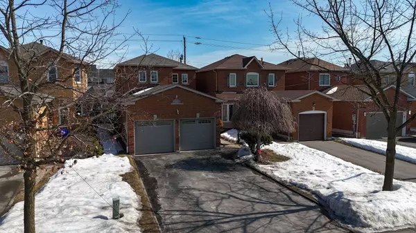 Whitby, ON L1R 2C3,92 Hartrick PL