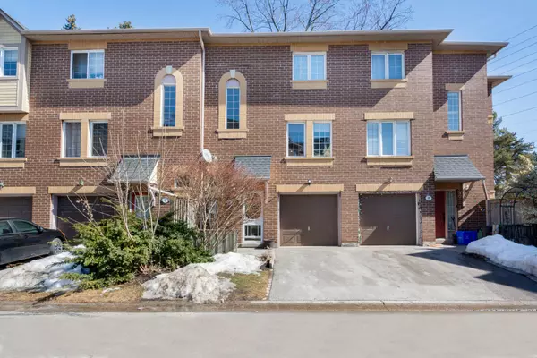 1735 Walnut LN #20, Pickering, ON L1V 6Z8