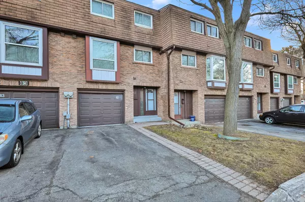 Oshawa, ON L1G 7C6,222 Pearson ST #82
