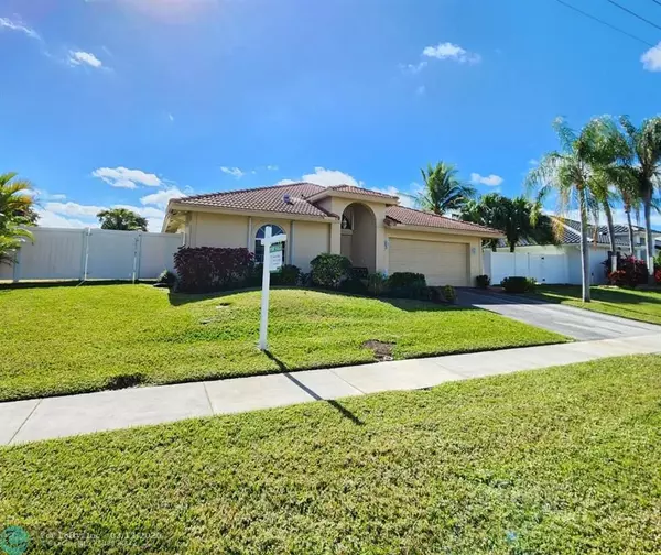 426 SE 3rd Pl, Dania Beach, FL 33004