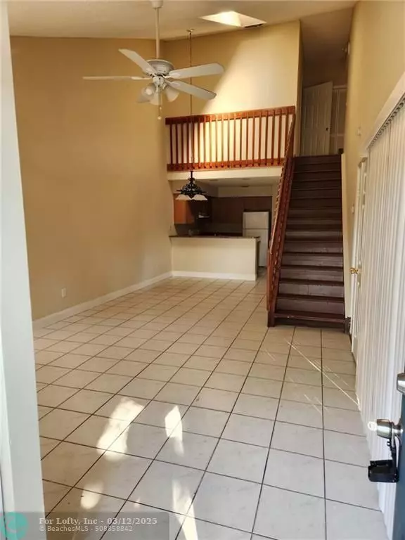 North Lauderdale, FL 33068,1811 Racquet Ct #1811