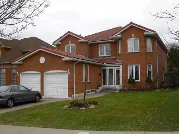 2088 Perran DR, Mississauga, ON L5K 2R4