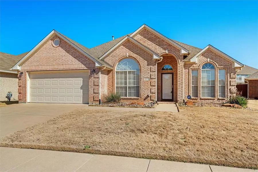 4021 Sweetwood Court, Haltom City, TX 76137