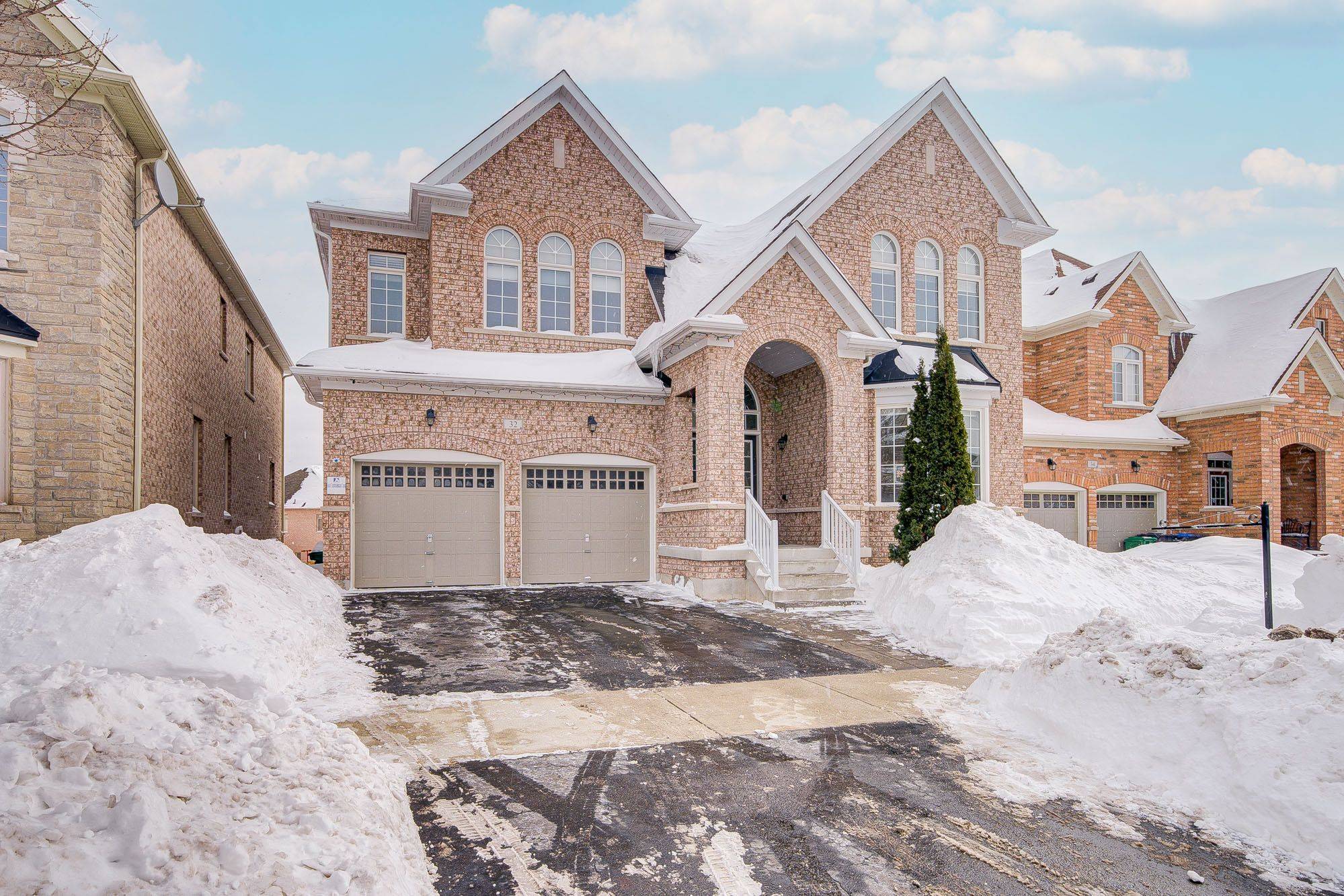 Brampton, ON L6Y 0X2,32 Mistyglen CRES