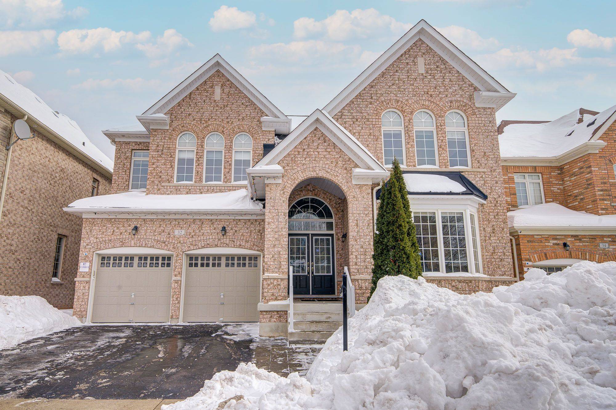 Brampton, ON L6Y 0X2,32 Mistyglen CRES