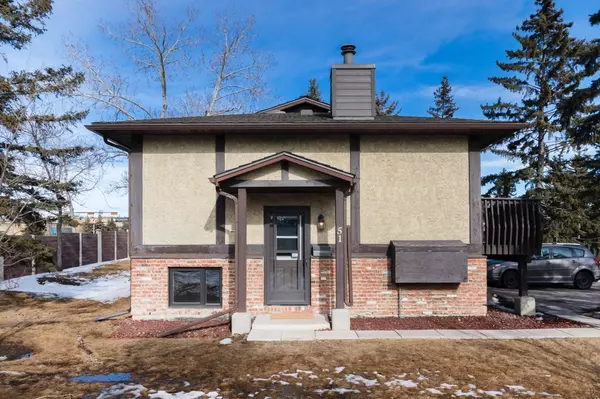 51 Storybook GDNS Northwest, Calgary, AB T3G 1Y7