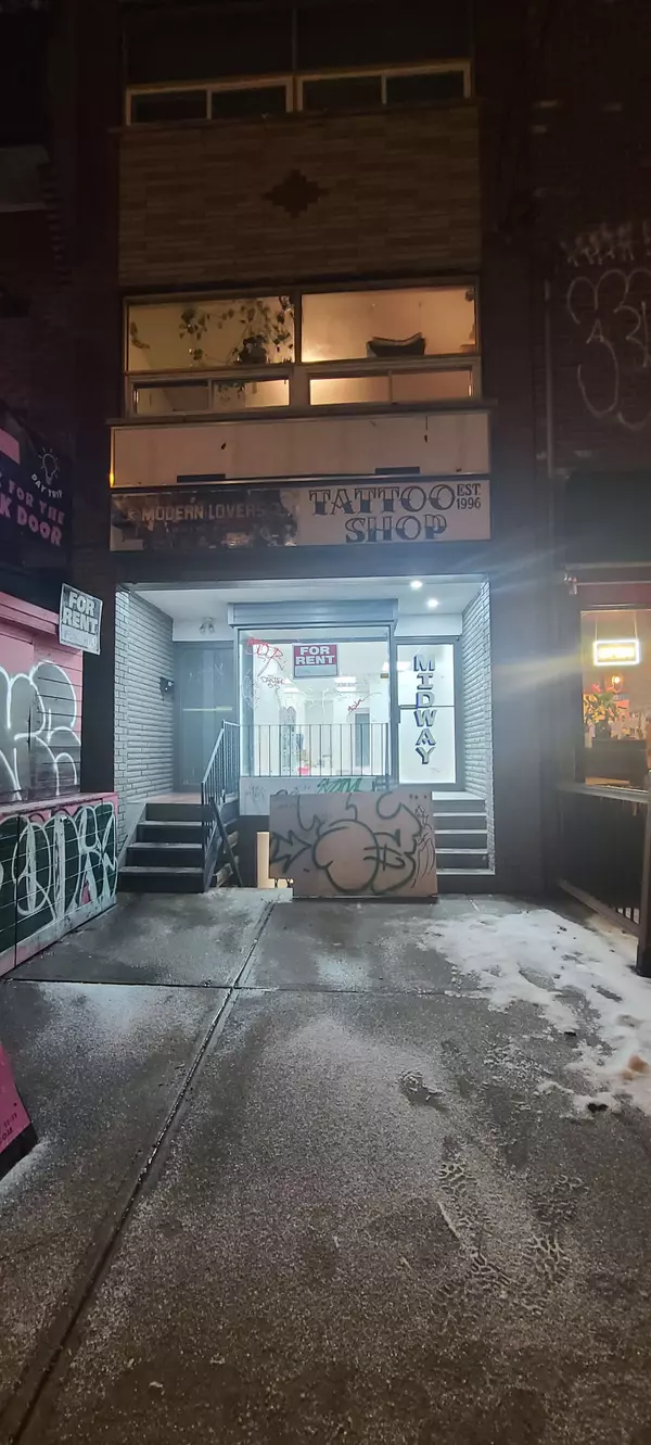 Toronto C01, ON M5T 2M1,283 Augusta AVE