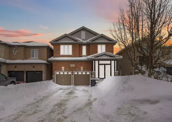 31 Weir ST, Bradford West Gwillimbury, ON L3Z 0K6