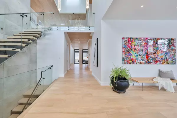 Mississauga, ON L5G 3V6,1495 LOCHLIN TRL