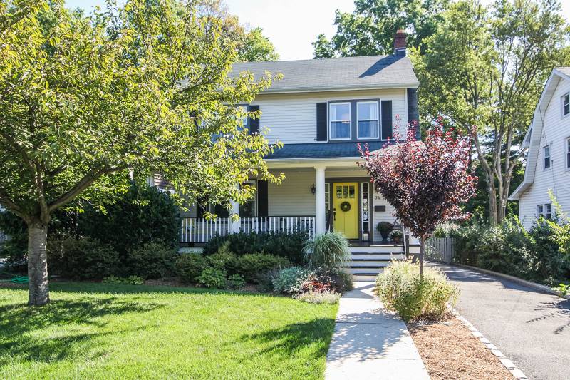 34 Parkview Dr, Millburn Twp., NJ 07041