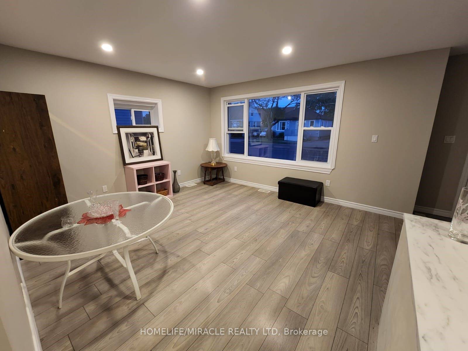 Hamilton, ON L9A 3P1,408 Upper Wellington ST W