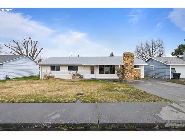 18 W CEDAR DR, Hermiston, OR 97838