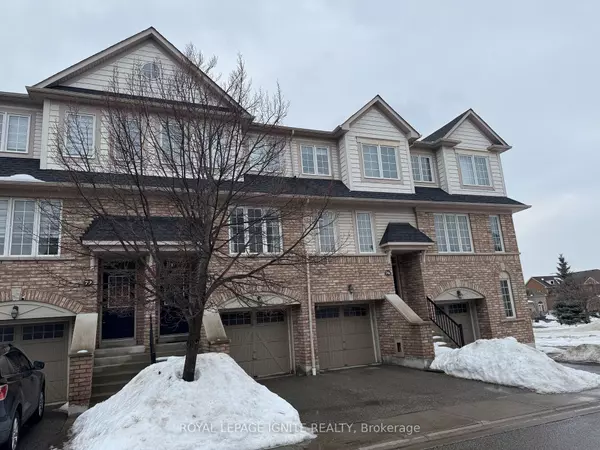 72 Oakins LN, Ajax, ON L1T 0H1