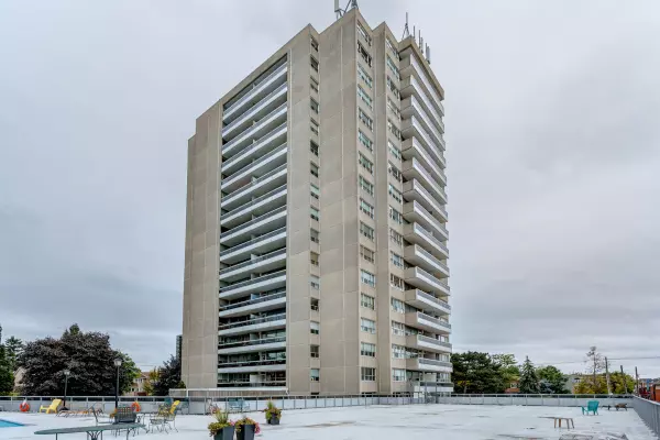 Oakville, ON L6L 5K1,2263 MARINE DR #1006