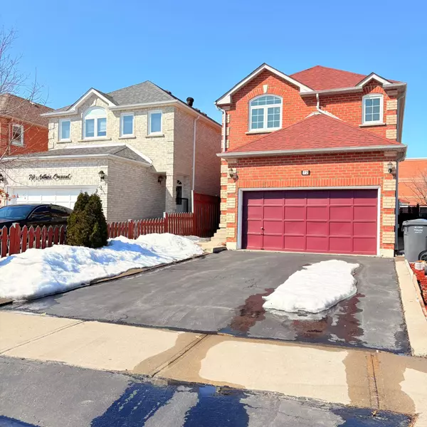 72 Arthurs CRES, Brampton, ON L6Y 4Y3