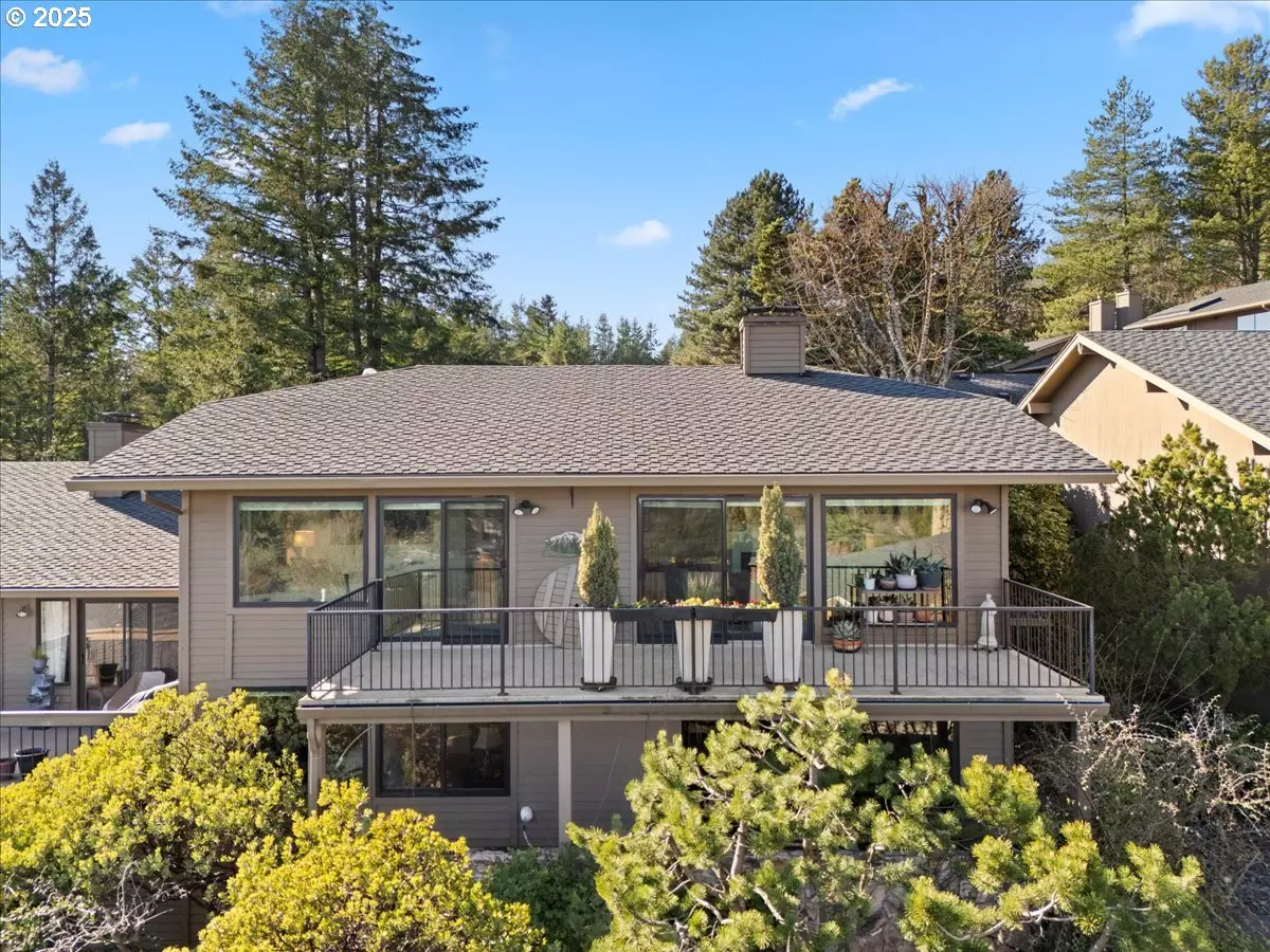 Lake Oswego, OR 97035,76 CONDOLEA WAY