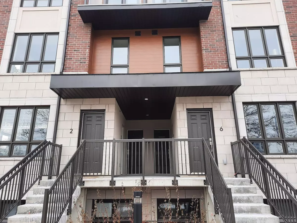 Mississauga, ON L4W 1L1,4015 Hickory DR #8