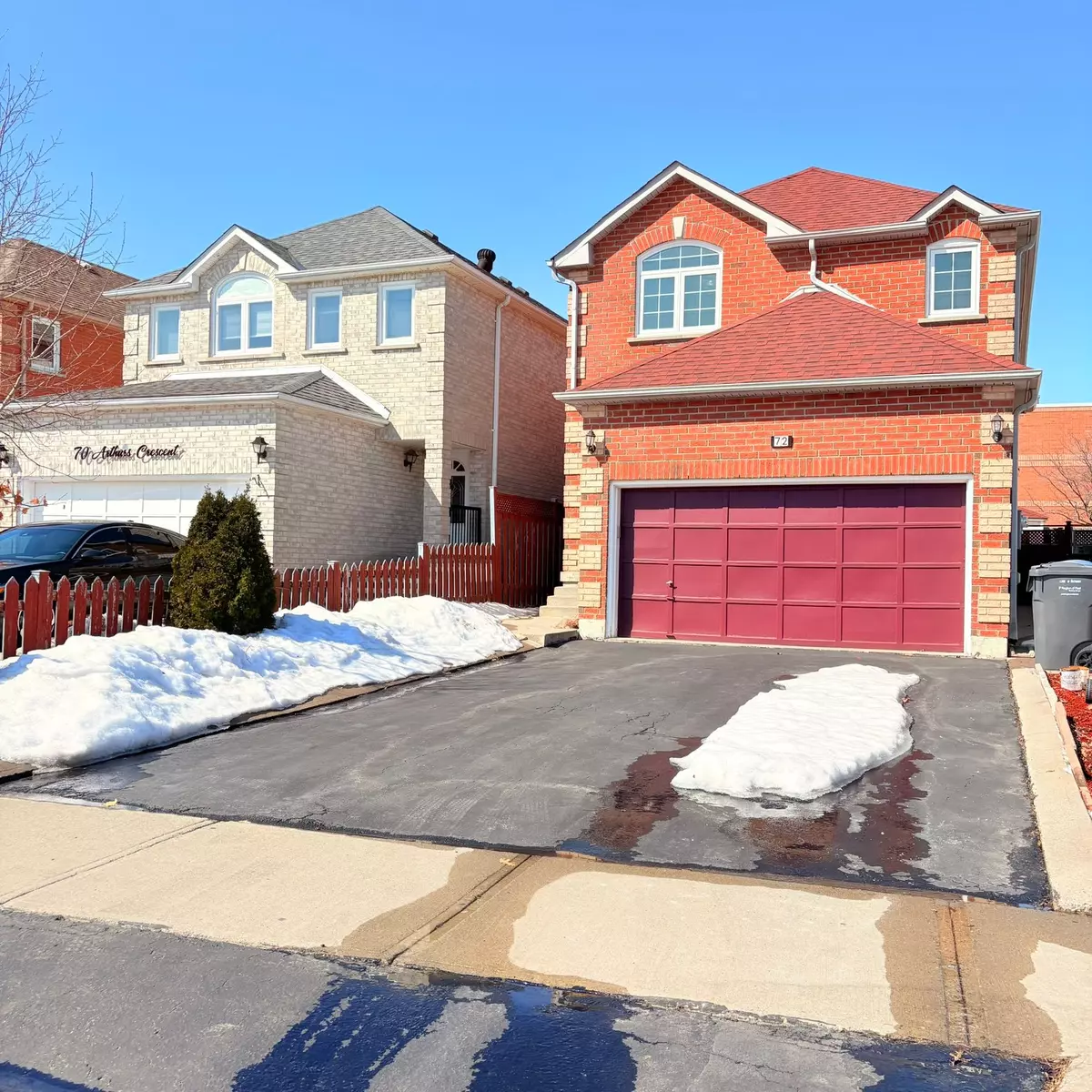 Brampton, ON L6Y 4Y3,72 Arthurs CRES