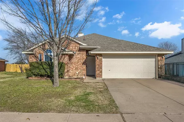 308 Parkview Drive, Saginaw, TX 76179