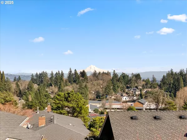 Lake Oswego, OR 97035,76 CONDOLEA WAY