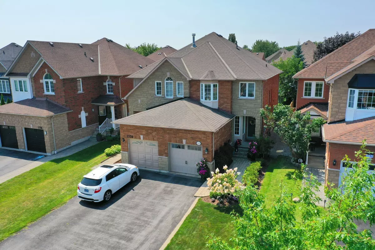 Pickering, ON L1V 6X9,1740 Silver Maple DR