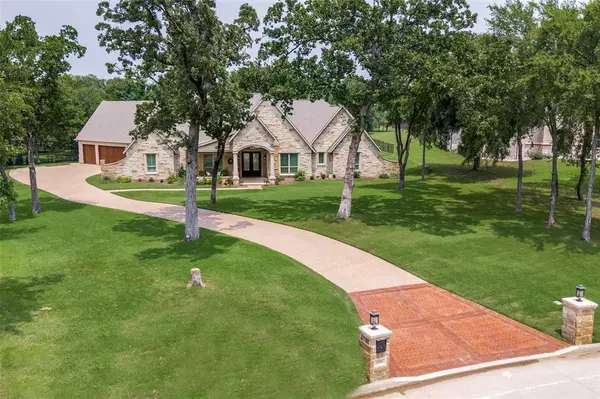 400 W Waters Edge Way, Oak Point, TX 75068