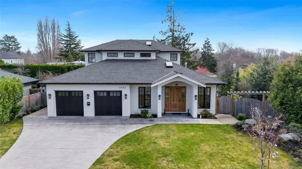 3033 Devon Rd, Oak Bay, BC V8R 6C8