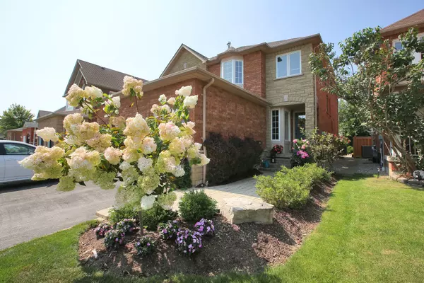 Pickering, ON L1V 6X9,1740 Silver Maple DR