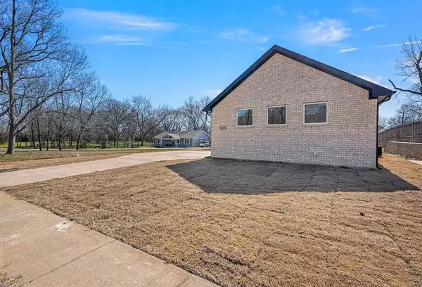 Denison, TX 75020,2600 Flora Lane