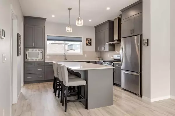 Calgary, AB T2X 4W4,80 Belmont Villas Southwest