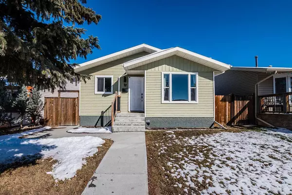 57 Erickson DR, Red Deer, AB T4R 1X8