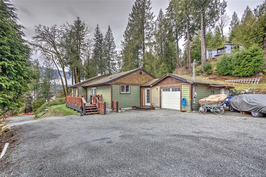 178 River Rd, Lake Cowichan, BC V0R 2G0