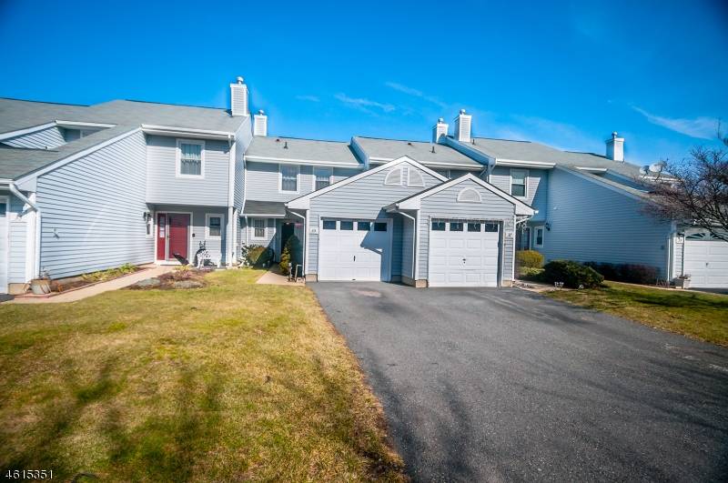 35 Upperbrook Ct, Sayreville Boro, NJ 08859