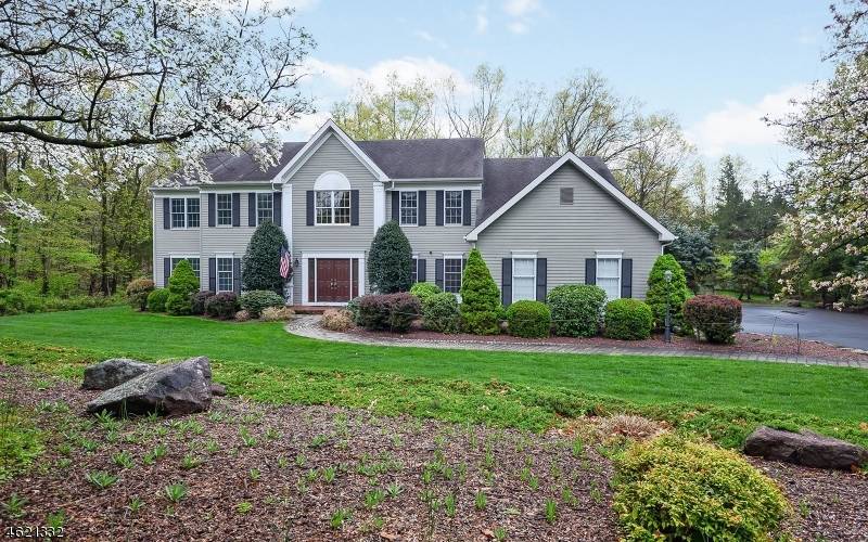 5 Spring Lake Dr, Chester Twp., NJ 07931